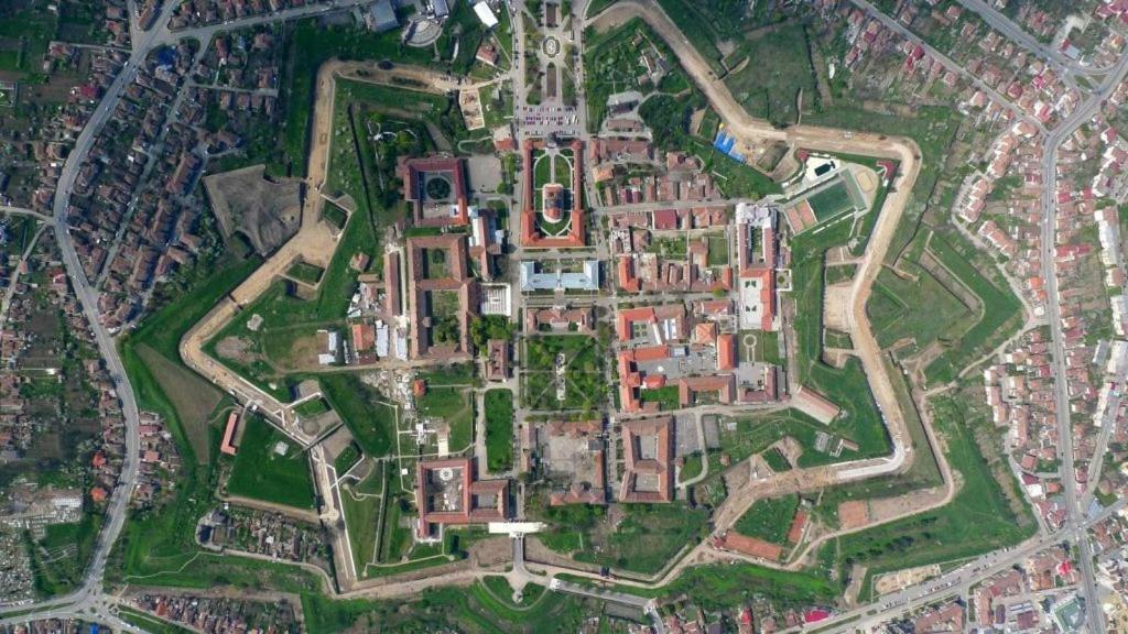 Hortenzia Alba Iulia Eksteriør bilde