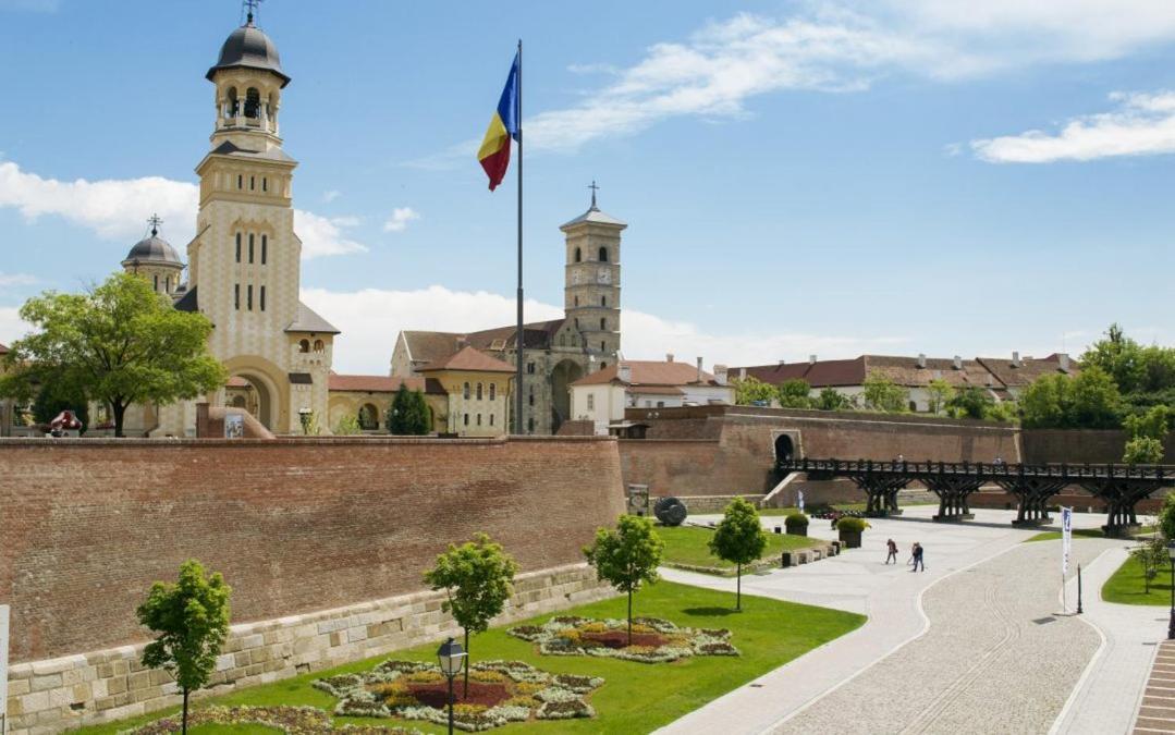 Hortenzia Alba Iulia Eksteriør bilde